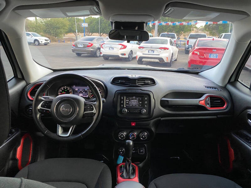 2017 Jeep Renegade Trailhawk photo 10