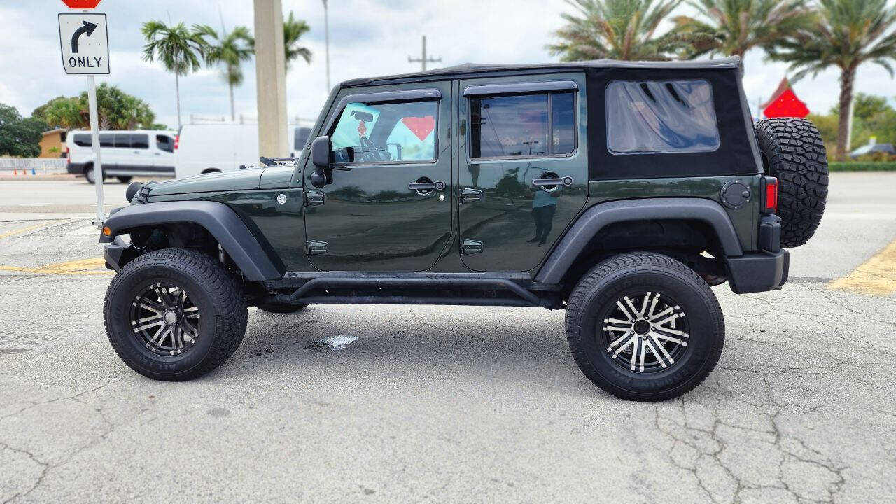 2012 Jeep Wrangler Unlimited  - $17,900
