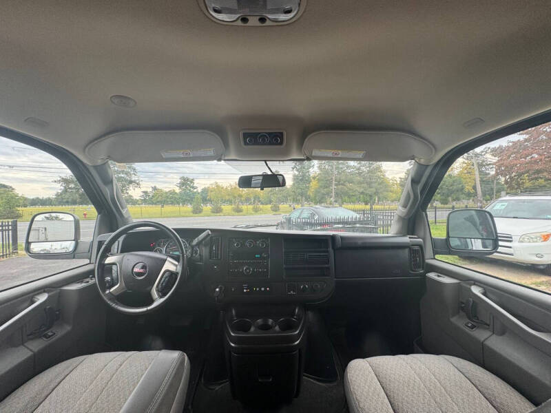 2017 GMC Savana LT 3500