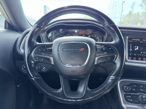 2018 Dodge Challenger SXT Plus