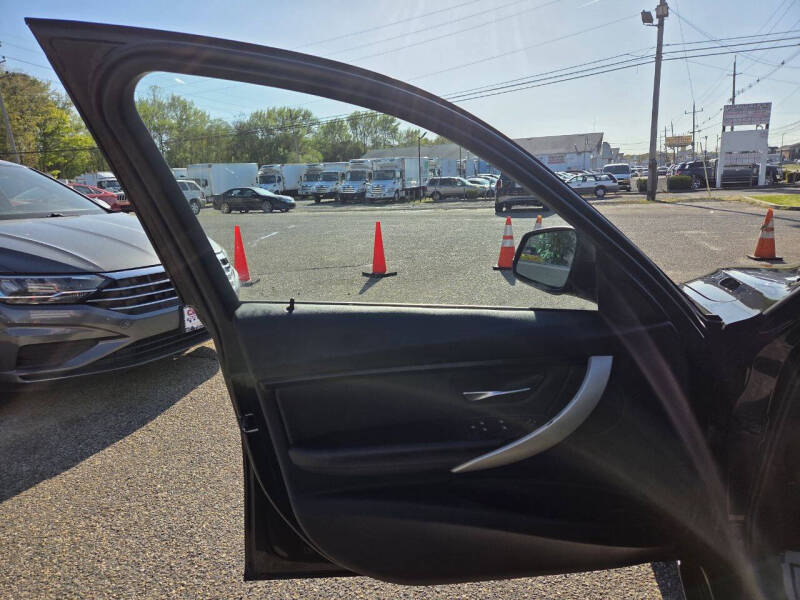 2015 BMW 3 Series 320i