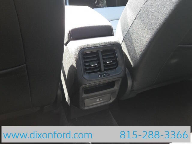 2025 Volkswagen Taos SEL 4Motion