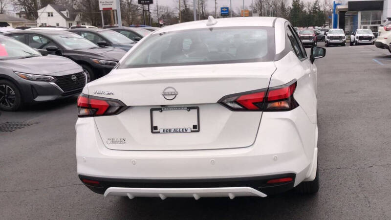 2025 Nissan Versa SV