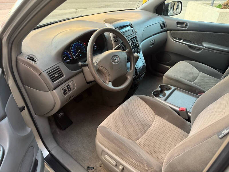 2006 Toyota Sienna LE 7 Passenger