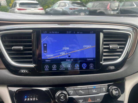 2017 Chrysler Pacifica Touring-L Plus