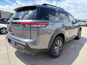 2025 Nissan Pathfinder SV