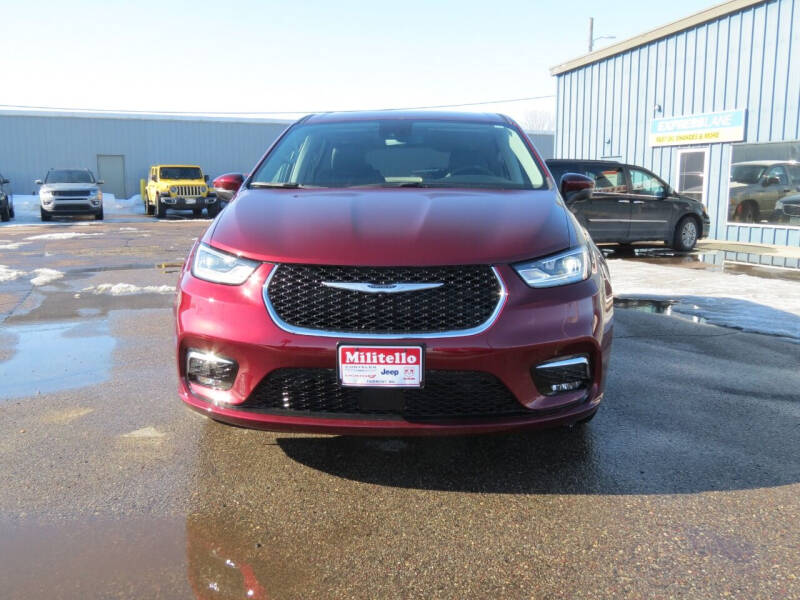 2023 Chrysler Pacifica Touring L
