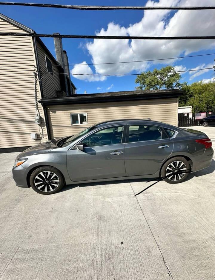 2018 Nissan Altima for sale at Xclusive Motors LLC in Columbus, OH