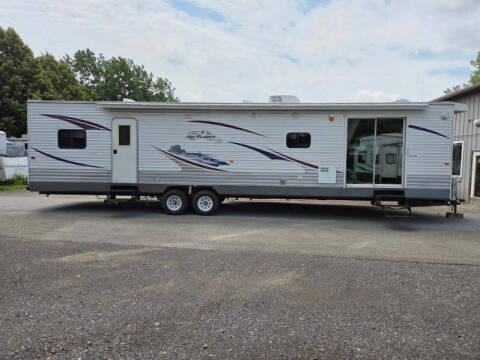 2009 Jayco Jayflight Bungalow 41' Park Model Delivery Available
