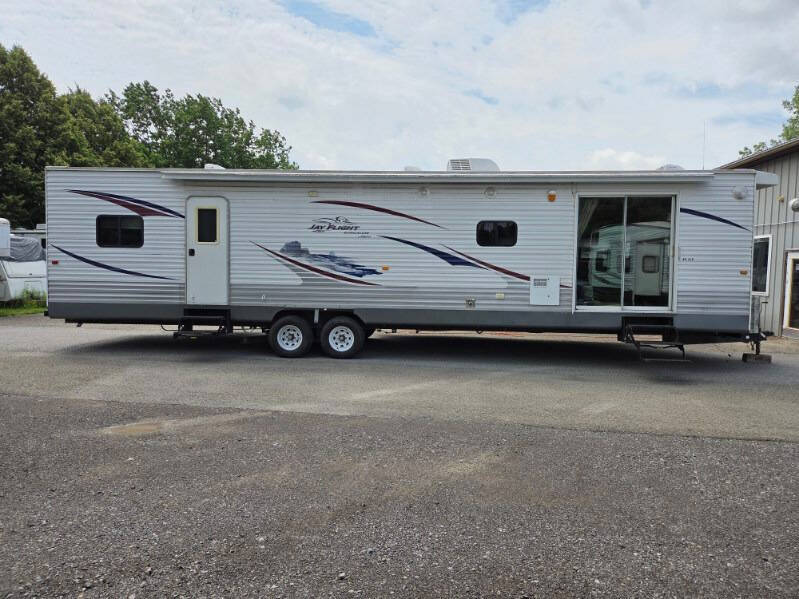 2009 Jayco Jayflight Bungalow 41' Park Model Delivery Available