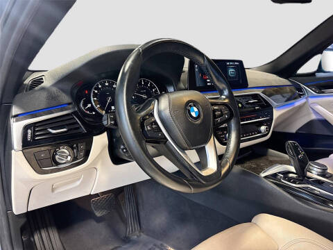 2017 BMW 5 Series 540i