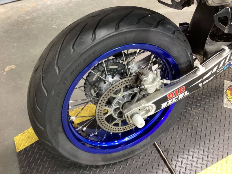 2024 Suzuki DR-Z400SM