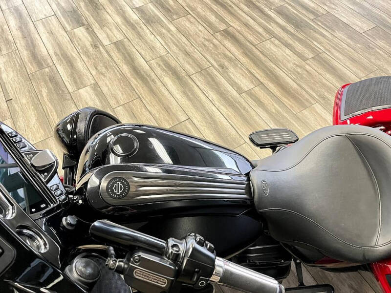 2017 Harley-Davidson CVO Street Glide * SCREAMIN EA