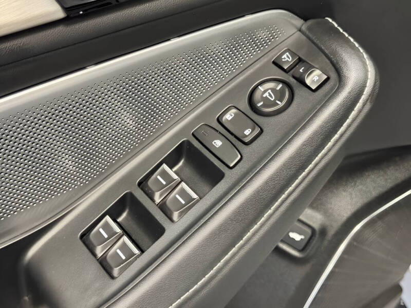 2025 Acura MDX w/Tech