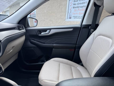 2022 Ford Escape Hybrid SEL