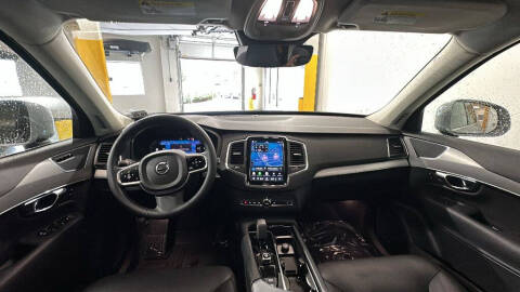 2025 Volvo XC90 B5 Core Bright Theme