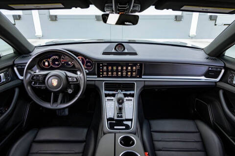 2023 Porsche Panamera 4