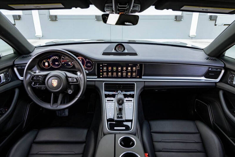 2023 Porsche Panamera 4