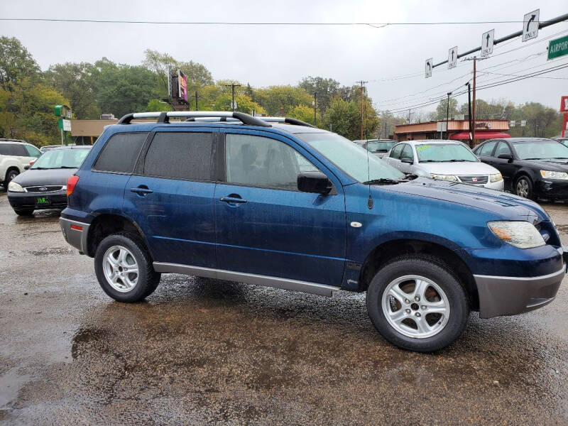 2004 Mitsubishi Outlander for sale at Johnny's Motor Cars in Toledo OH