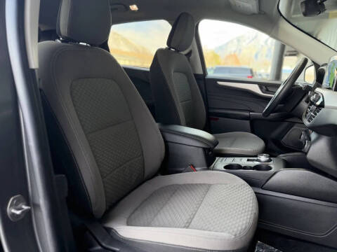 2022 Ford Escape Hybrid SE