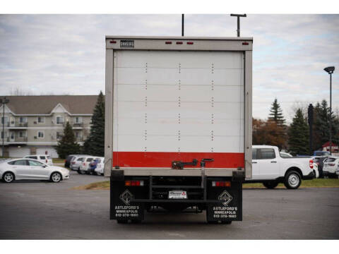 2015 Mitsubishi Fuso FE180