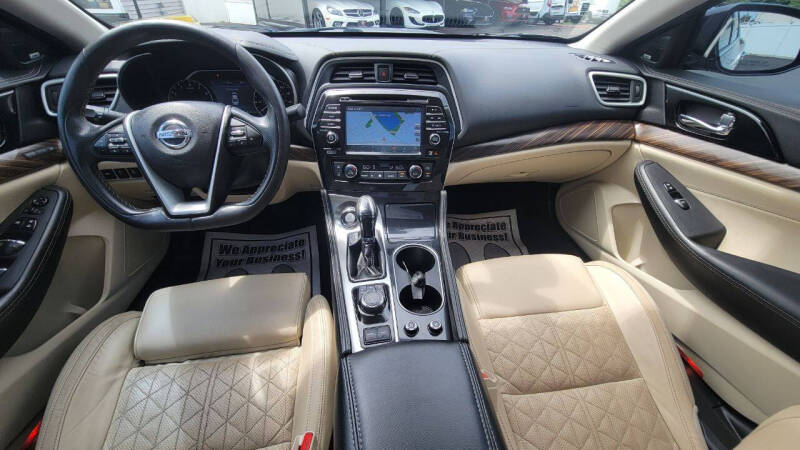 2017 Nissan Maxima Platinum
