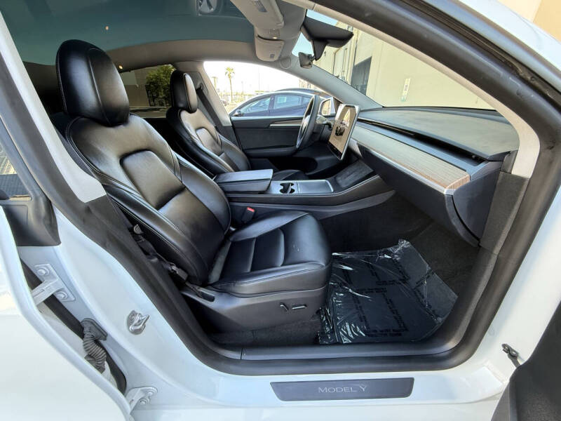 2023 Tesla Model Y Long Range