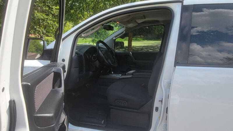 2011 Nissan Titan SL