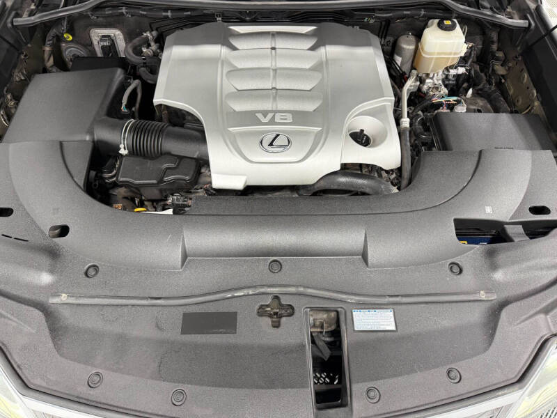 2019 Lexus LX 570 Three-Row
