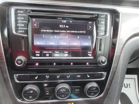 2017 Volkswagen Passat 1.8T SEL Premium