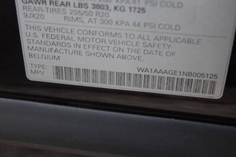 2022 Audi e-tron quattro Premium