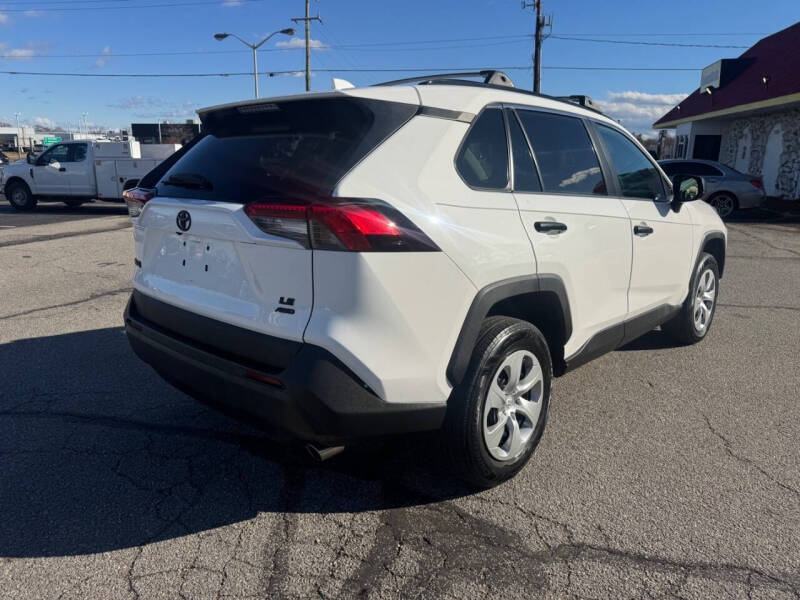 2019 Toyota RAV4 LE
