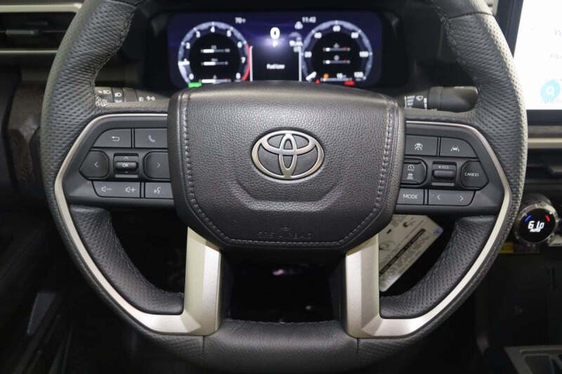 2024 Toyota Tacoma Limited HV