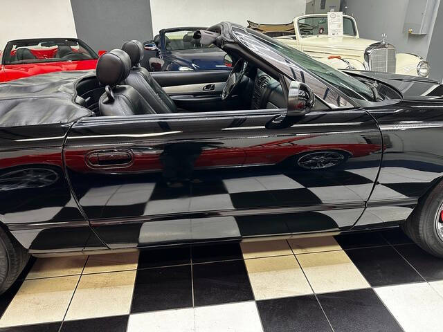 2005 Ford Thunderbird Deluxe