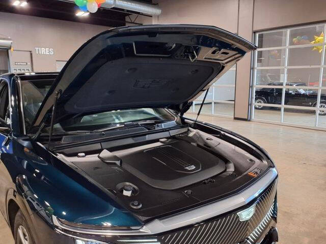 2024 Cadillac LYRIQ Luxury 1