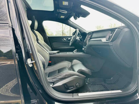 2023 Volvo S60 B5 Ultimate Black Edition