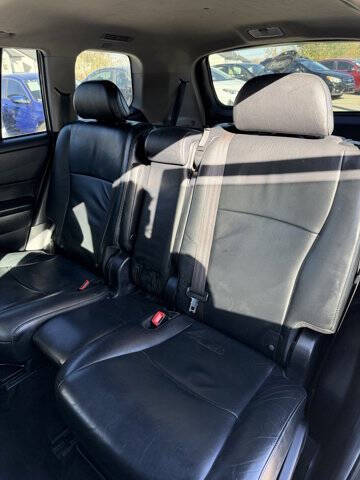 2012 Toyota Highlander SE