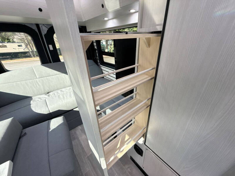 2025 Mercedes-Benz Sprinter