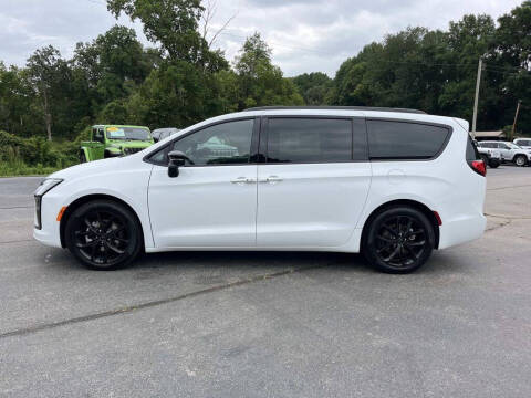 2027 Chrysler Pacifica Limited