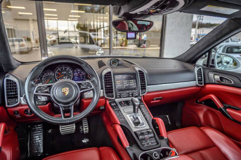 2016 Porsche Cayenne GTS