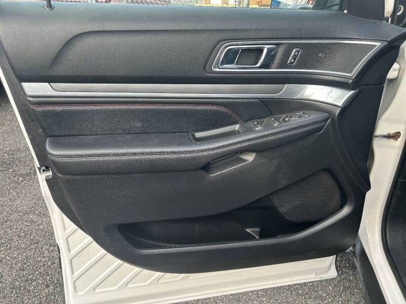 2017 Ford Explorer Sport