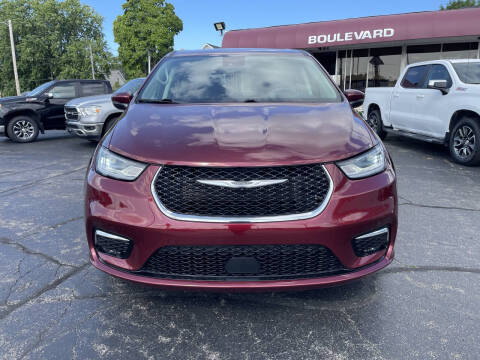 2023 Chrysler Pacifica Touring L