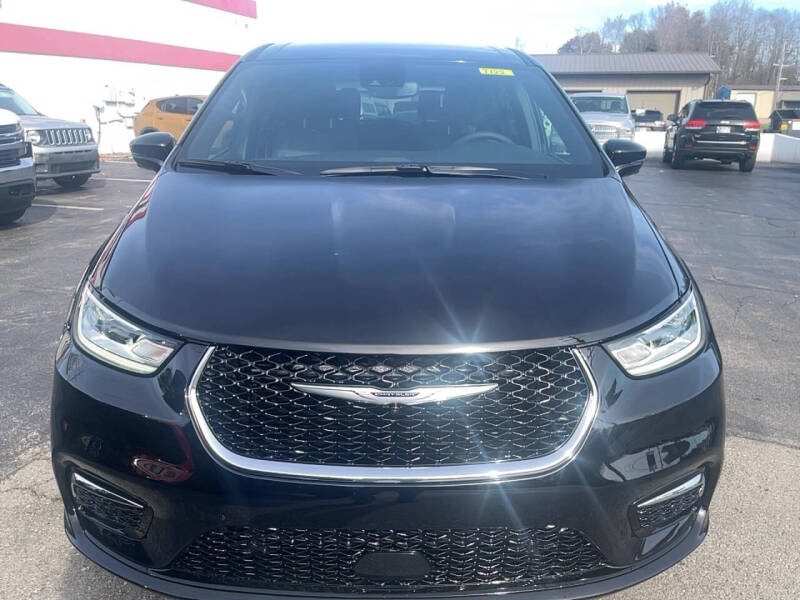 2026 Chrysler Pacifica Select