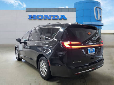 2022 Chrysler Pacifica Touring L