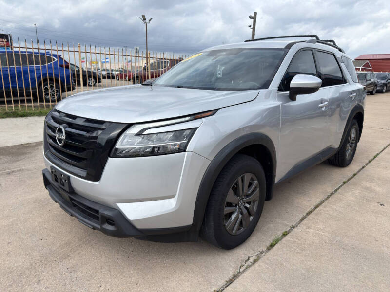 2022 Nissan Pathfinder SV