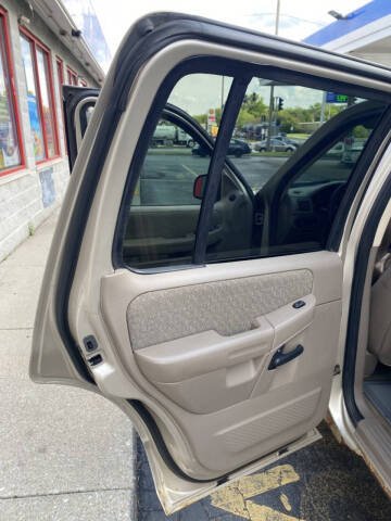 2005 Ford Explorer XLS