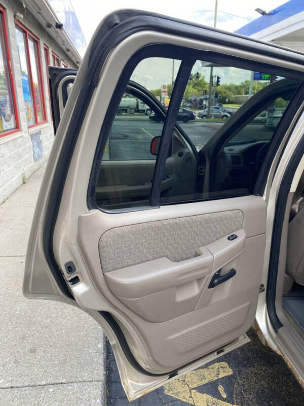 2005 Ford Explorer XLS