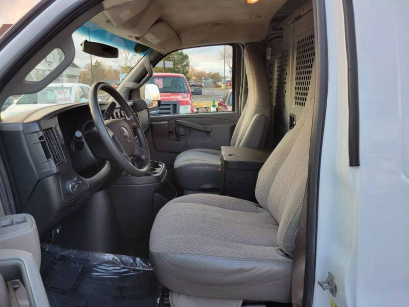 2017 GMC Savana 2500