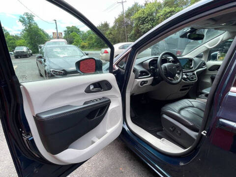 2022 Chrysler Pacifica Touring L