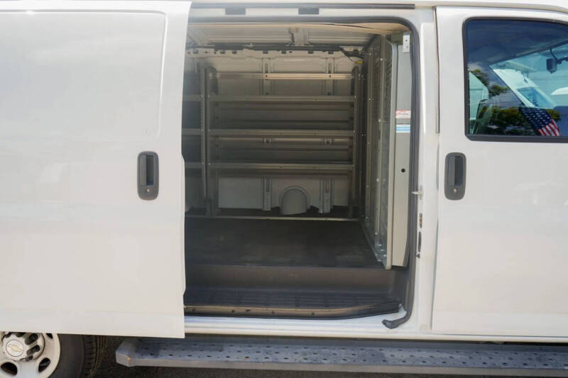 2021 Chevrolet Express 2500